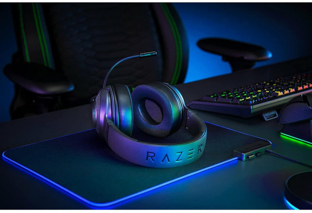 Razer Krayken V3 X Wired USB Gaming Headset, PC, Mac, P/S in Speakers, Headsets & Mics in London - Image 2