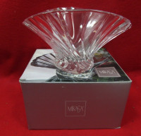 MIKASA 'Flores' Flair Crystal BOWL WX056/743 8.25"
