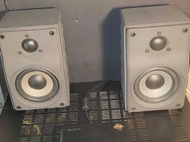 Genexxa Speakers Pro X7 Aluminum Cast Speakers 