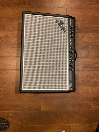 Reissue ‘68 Custom Deluxe Reverb. Vintage channel exactly the same as the ‘65 DRRI. Custom channel u...