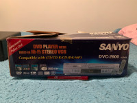 Lecteur DVD et VCR marque Sanyo DVC-2600