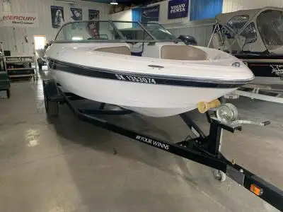 2008 Four Winns Horizon 180, 4.3L Volvo Penta, 190 hp, low and easy hours, very clean, runs amazing,...
