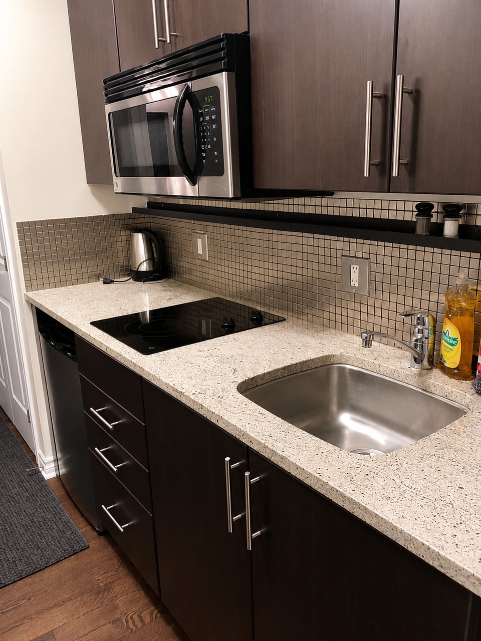 Fully furnished Studio + private balcony in downtown Ottawa 5