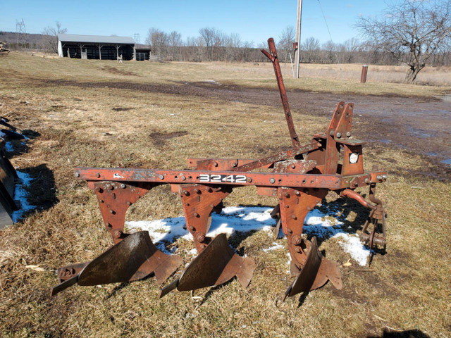 Three furrow plow in Farming Equipment in Belleville - Image 3