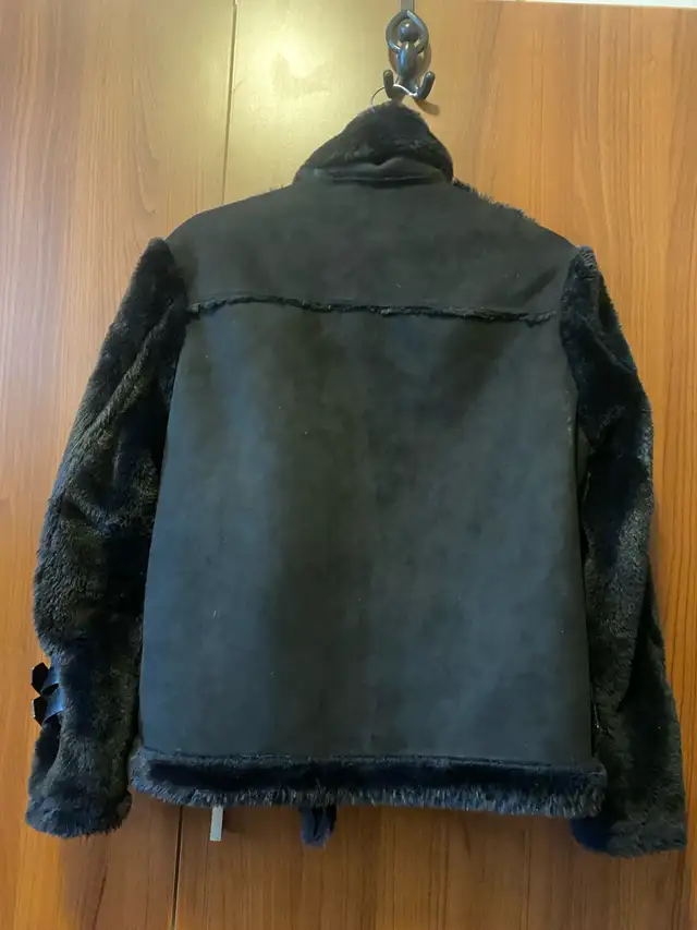 Black Faux Suede Jacket  in Women's - Tops & Outerwear in City of Toronto - Image 5