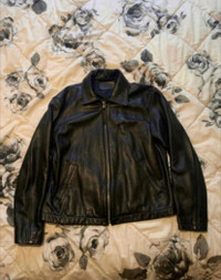 Women’s roots size large leather jacket
