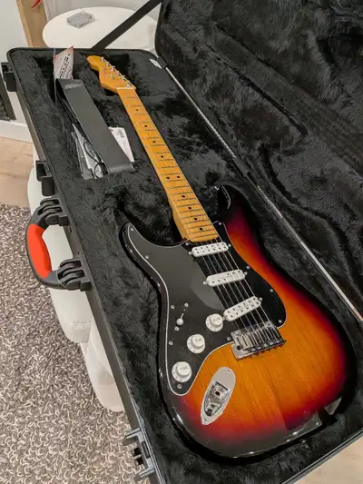 fender american stratocaster deluxe in Guitars in Canada | Kijiji