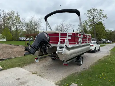 2018 Pontoon in excellent condition Motor: Suzuki DF70 motor 70 horse power. Only 100 hrs. Price Inc...
