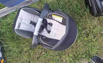 Infant Graco car seat/career, View more