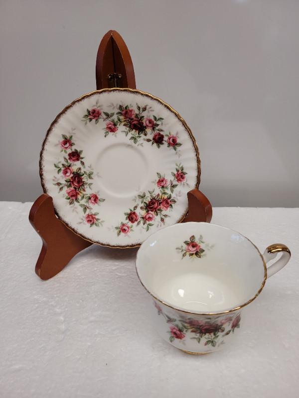 VTG Footed Paragon “County Fair” Cup & Saucer in Arts & Collectibles in Dartmouth - Image 2