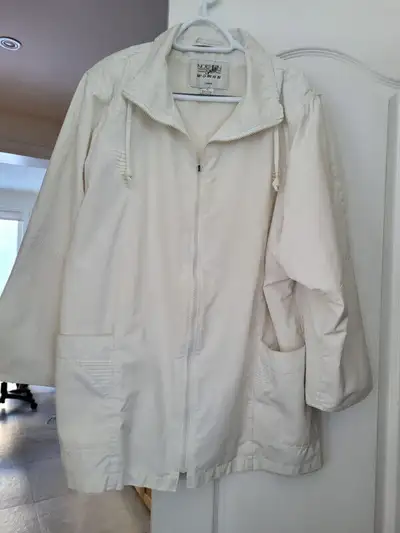 Northern Spirit Ladies Jacket, size 40 - would fit Large or XL woman. Great condition as used only a...