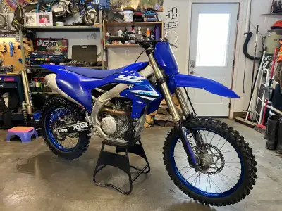 Selling my 2025 YZ250F. The bike has always been really well maintained and only has 25hrs on it. On...