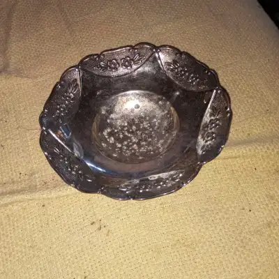 Silver plated dish /bowl 647-203-0411 Don Mills Rd and Sheppard Ave East area Surrounded by highways...