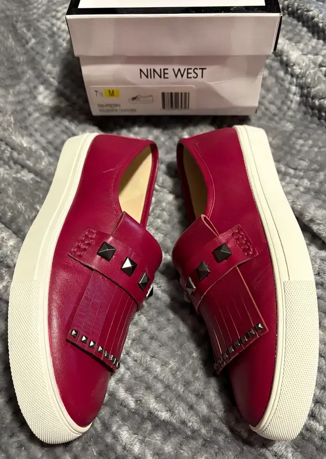 NIB Women's Leather Nine West Studded Slide-On Magenta Shoes 7.5 in Women's - Shoes in Calgary - Image 8