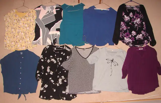 Ladies Tops - sz XXL, 1X, 2X in Women's - Tops & Outerwear in Strathcona County - Image 2