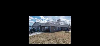 2 bedroom unit in 4-plex available October 1 2025