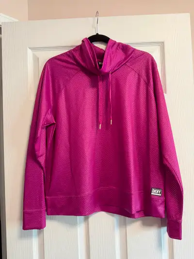 DKNY WOMEN'S JACKET AND TOP SET!, View more