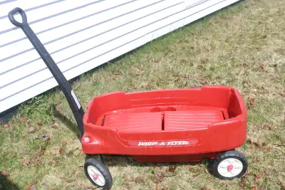Radio Flyer Wagon, View more