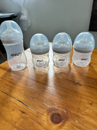 4 biberons pour bébé (3x 4oz + 1x 9oz) - Philips Avent