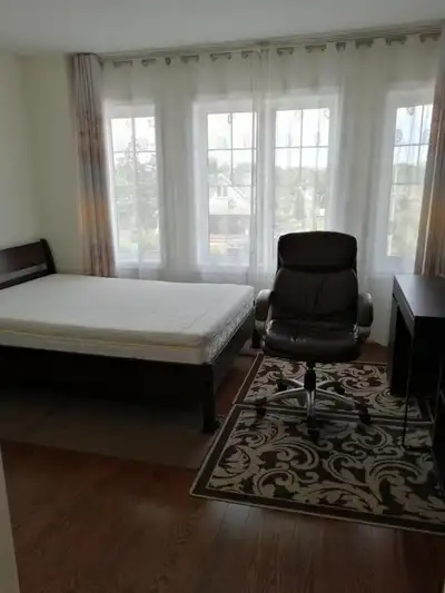 One fully furnished big bedroom for single. It is near by line 9 Rd. & Four Mile Creek Rd., Niagara...