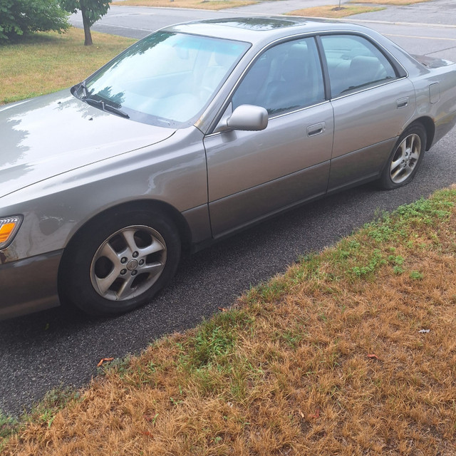 2002 Lexus ES 300 in Cars & Trucks in Ottawa - Image 2
