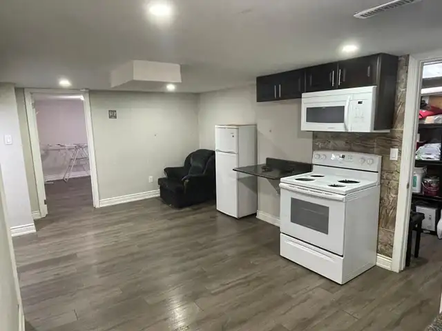 Basement for Rent (Gujarati Vegetarian preferred)  in Long Term Rentals in Mississauga / Peel Region - Image 4