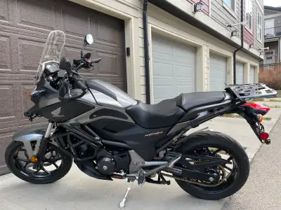 One owner in excellent condition and well maintained. ABS brakes, manual transmission. Heated grips,...