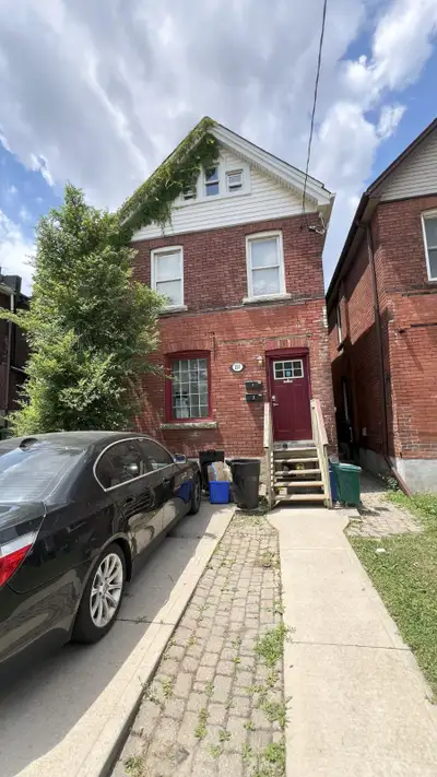 231 Rosslyn Ave N, Hamilton