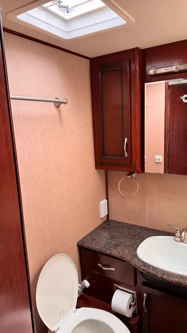 Motorisé classe A Fleetwood Flair in RVs & Motorhomes in Victoriaville - Image 7