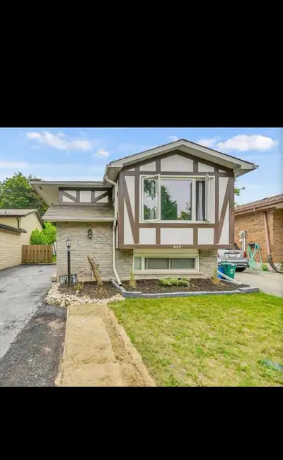 3 Bedroom, 1 Bathroom House for rent available in Westvale area of Waterloo. Close to all amenities...