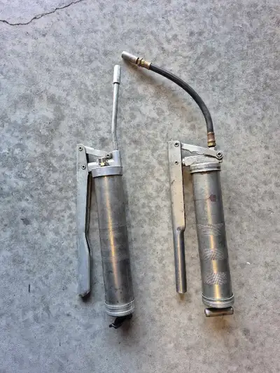 pistolet graisseur  / Grease gun , View more