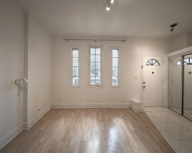 Dovercourt and Dundas Rental in Long Term Rentals in City of Toronto - Image 5