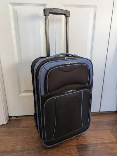 Pickup in Oxford Station, ON (K0G 1T0) FREE TO GIVE: Carry-On Luggage -Dimensions: 20 in. x 12.5 in....