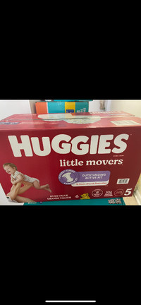 Band new unopened in box huggies diapars pampers size 5 104 unit