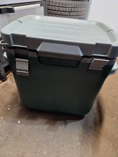 Stanley Cooler 30 quarts/28 litres, View more