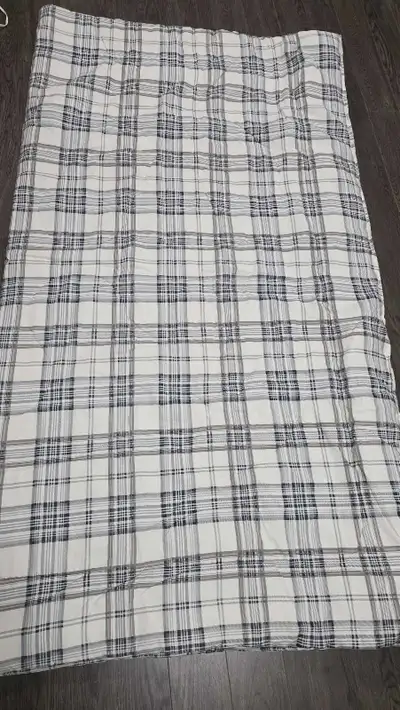Full/Double Plaid Comforter, View more