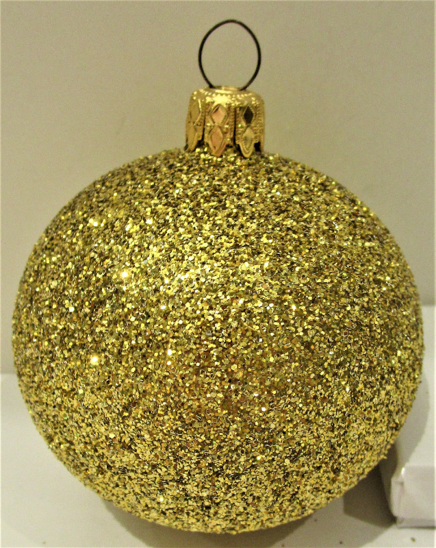9 POLISH GOLD GLITTER GLASS HANGING ORNAMENTS, NOT USED in Arts & Collectibles in Hamilton - Image 3