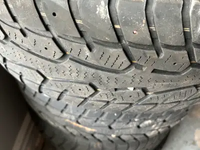 Sunfull SF-W11 studable winter tires on black rims, slight rust spots. Size: 195/65R15.