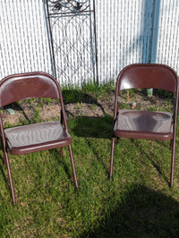 Chaises / chairs