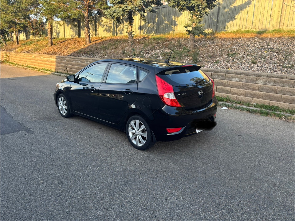 Hyundai Accent 2013 photo 4