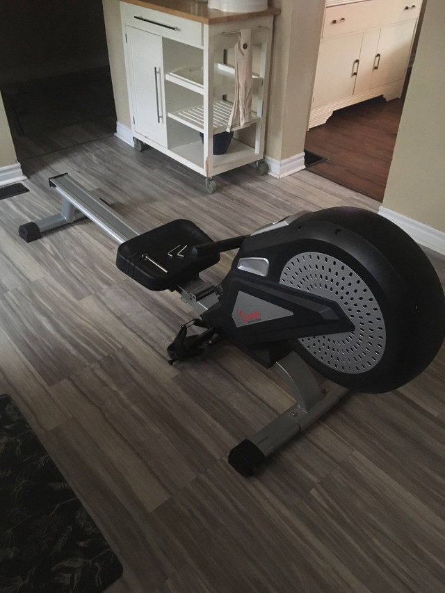 Large Sunny Rowing Machine  in Exercise Equipment in Brantford - Image 2