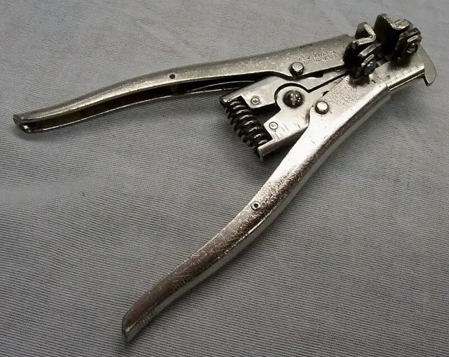 Pince à dénuder in Hand Tools in Drummondville - Image 2