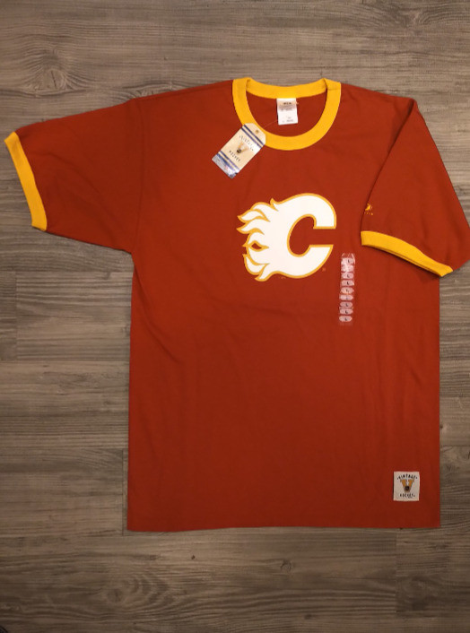 Calgary Flames "Vintage Hockey" T-Shirt, brand new. in Arts & Collectibles in Calgary