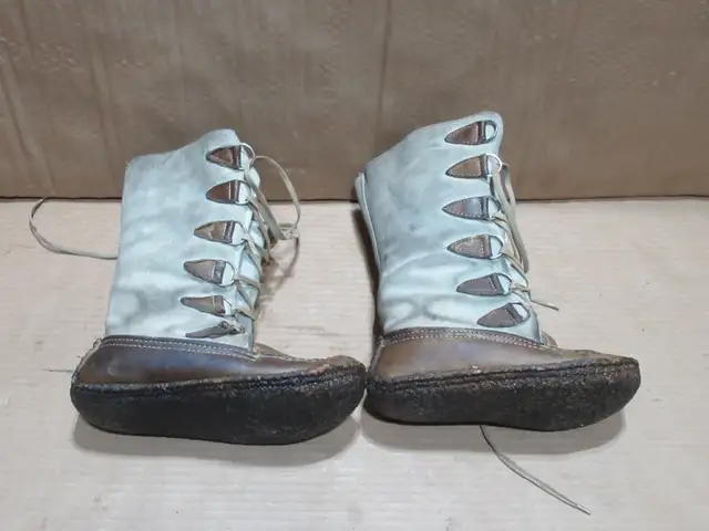 Mukluk Bastien Bros. 6 femme + Raquettes 36 " en babiche. in Fishing, Camping & Outdoors in Québec City - Image 2