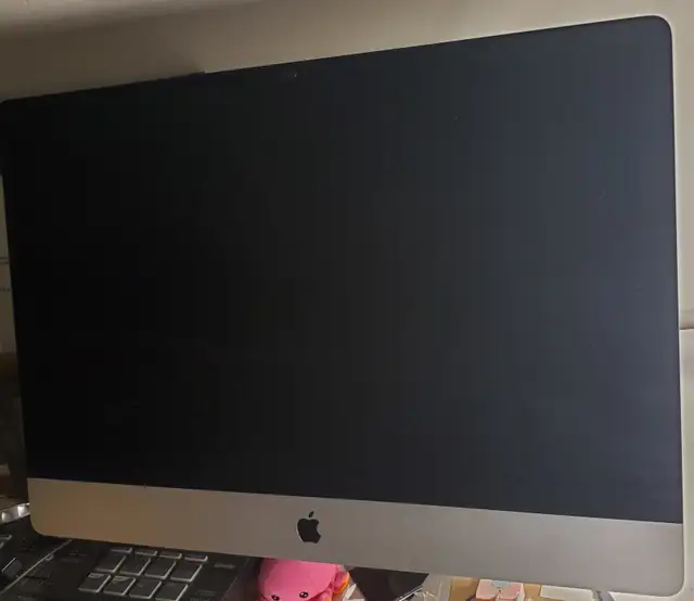 2020 iMac (27”) in Excellent Condition -For sale in Desktop Computers in City of Toronto - Image 2