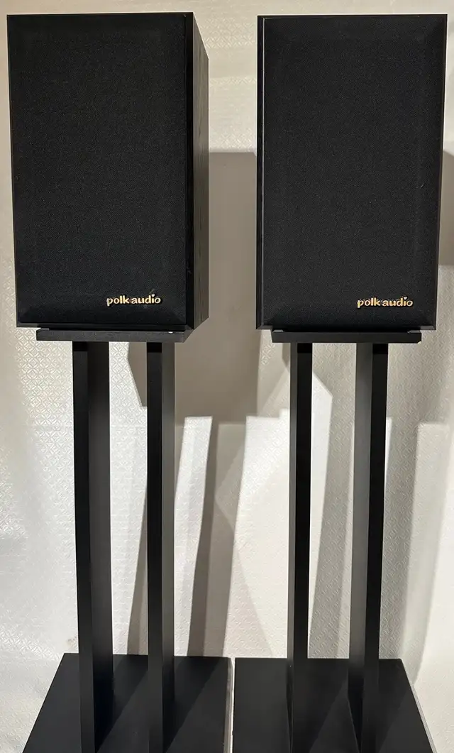 Polk Audio Vintage Bookshelf Speakers (2) With Stands in Speakers in Oakville / Halton Region - Image 5