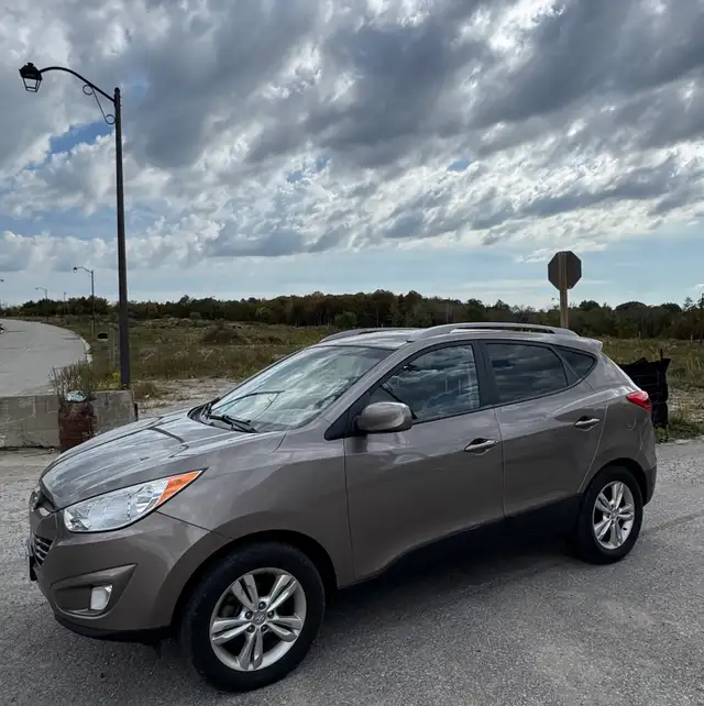 2012 Hyundai Tucson GLS AWD - 107,000km - Clean CARFAX