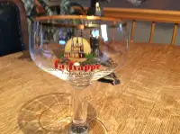 LA TRAPPE  coupe de bière Belgique   collectionneur
