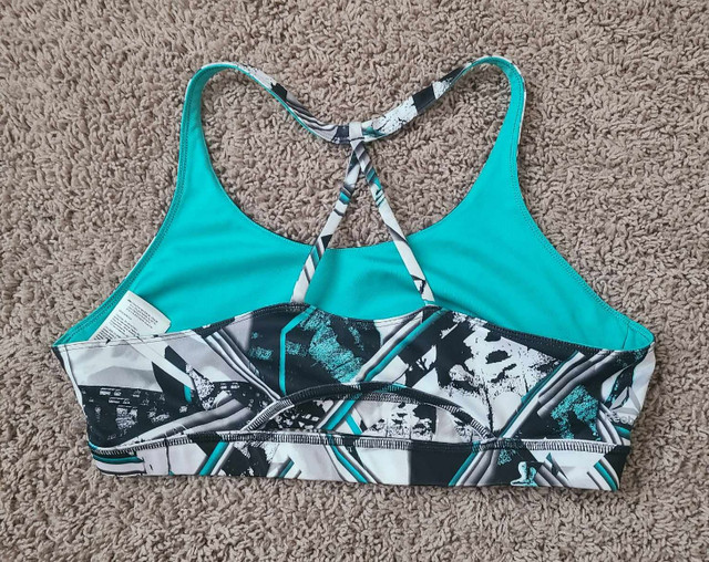 NEW Reebok Athletic Workout Top- Size Large in Women's - Tops & Outerwear in Grande Prairie - Image 2