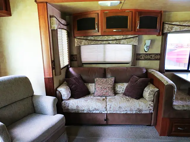 2012 Jayco Superlite Eagle 5th wheel RV $17,500.00 OBO in Travel Trailers & Campers in Terrace - Image 6